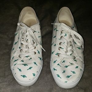 Old navy cactus shoes